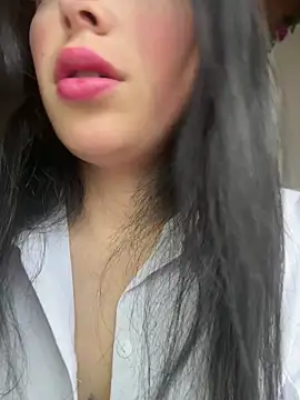 Mia salinass online show from 06.15.26