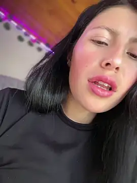 Mia salinass online show from 06.21.26