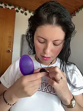 Mia salinass online show from 07.18.26