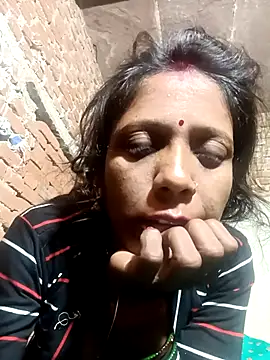 Snapshot of Xx_pooja chatting on 11.20.25 Xx pooja online show from 11.20.25