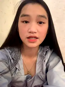 Snapshot of -Lie-06 chatting on 10.05.25 -Lie-06 online show from 10.05.25