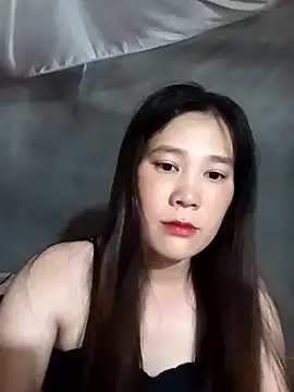 Snapshot of lai_tay chatting on 10.16.25 lai tay online show from 10.16.25
