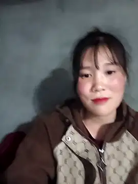 Snapshot of lai_tay chatting on 10.17.25 lai tay online show from 10.17.25