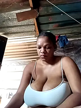 HappygalTheQueen online show from 10.15.25