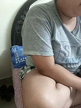 Snapshot of payal_261072_ chatting on 10.14.25 payal 261072 online show from 10.14.25