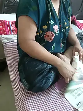 Snapshot of payal_261072_ chatting on 11.14.25 payal 261072 online show from 11.14.25