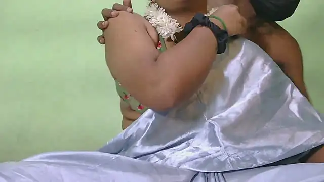 Shneeha le online show from 11.21.25