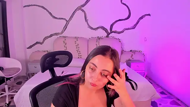 Snapshot of SarahCastro1_ chatting on 09.12.25 SarahCastro1 online show from 09.12.25