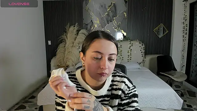 SarahCastro1  online show from 01.16.26