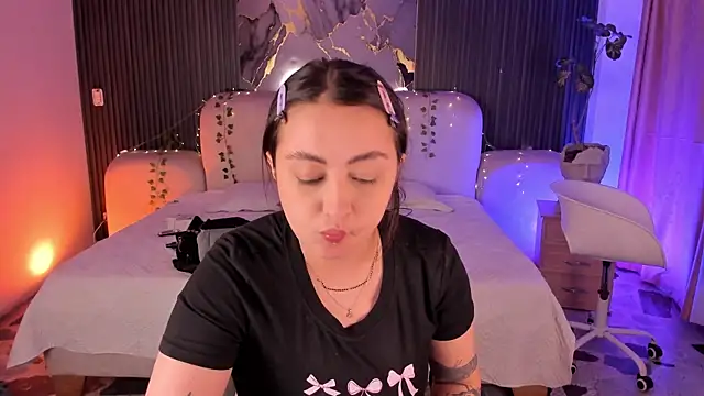SarahCastro1  online show from 06.11.26