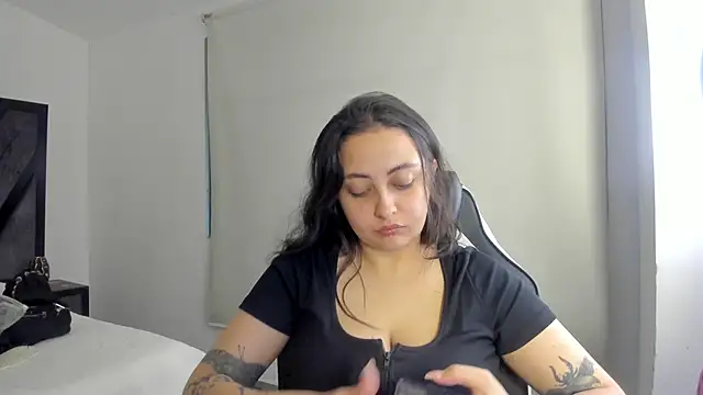 SarahCastro1  online show from 06.23.26