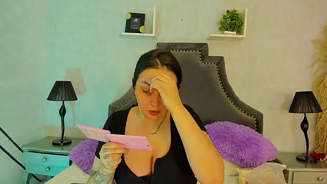 SarahCastro1  online show from 07.30.26