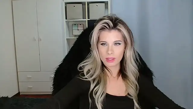 KristineGlow online show from 11.11.25