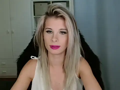 KristineGlow online show from 11.12.25