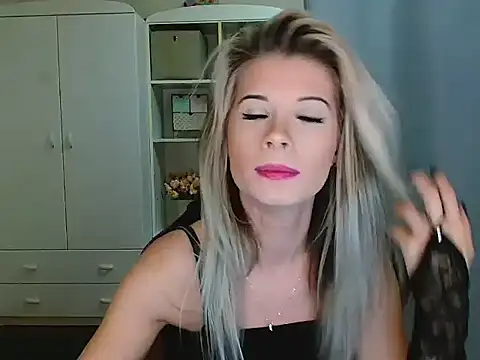 KristineGlow online show from 11.25.25