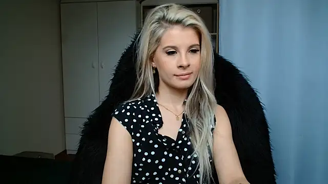 Snapshot of KristineGlow chatting on 07.02.26 KristineGlow online show from 07.02.26