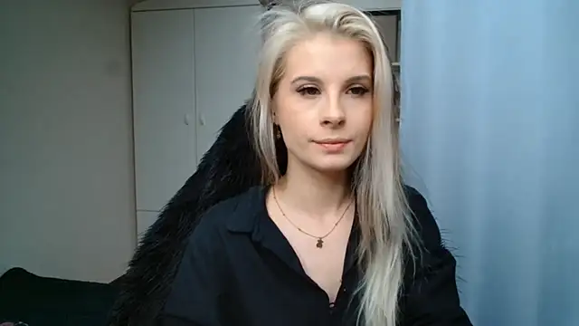 Snapshot of KristineGlow chatting on 07.13.26 KristineGlow online show from 07.13.26