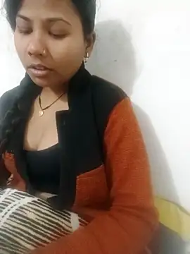 Snapshot of Vaani_Cutie chatting on 12.22.25 Vaani Cutie online show from 12.22.25