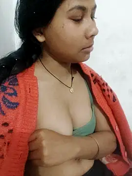 Snapshot of Vaani_Cutie chatting on 02.12.26 Vaani Cutie online show from 02.12.26