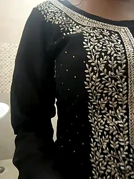 Snapshot of HeerStd chatting on 11.08.25 HeerStd online show from 11.08.25