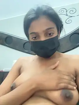 Snapshot of HeerStd chatting on 11.17.25 HeerStd online show from 11.17.25