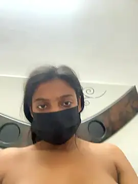 Snapshot of HeerStd chatting on 11.19.25 HeerStd online show from 11.19.25