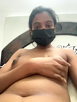 Snapshot of HeerStd chatting on 11.20.25 HeerStd online show from 11.20.25