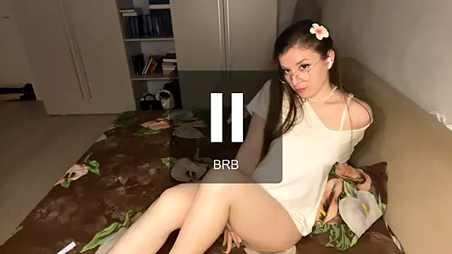 Snapshot of NataliaBorkin chatting on 10.22.25 NataliaBorkin online show from 10.22.25