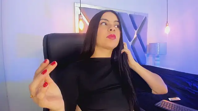 AnniEsstone online show from 10.05.25