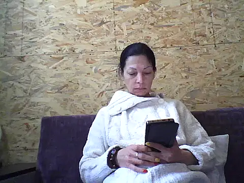 Snapshot of Milana38 chatting on 10.14.25 Milana38 online show from 10.14.25
