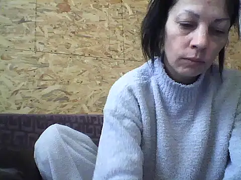 Snapshot of Milana38 chatting on 10.19.25 Milana38 online show from 10.19.25