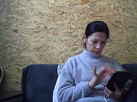 Snapshot of Milana38 chatting on 10.22.25 Milana38 online show from 10.22.25