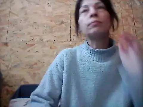 Snapshot of Milana38 chatting on 12.23.25 Milana38 online show from 12.23.25