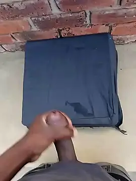 Snapshot of BigboyDick2 chatting on 09.30.25 BigboyDick2 online show from 09.30.25