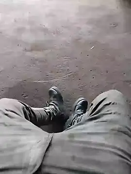 Snapshot of BigboyDick2 chatting on 10.01.25 BigboyDick2 online show from 10.01.25