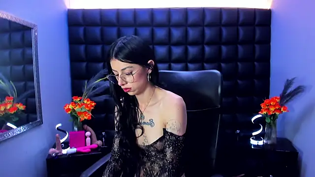 Dulce Miaa  online show from 06.19.26