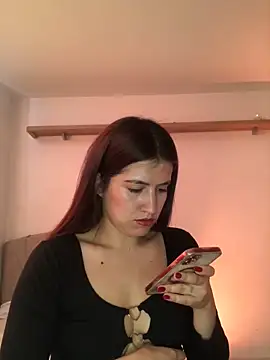 BrunnetAri  online show from 10.31.25