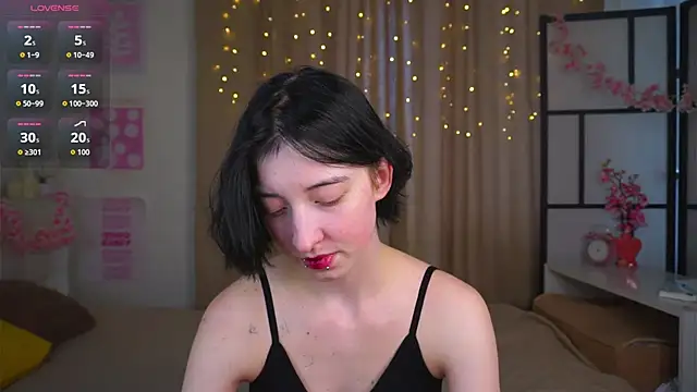 Snapshot of JuanaFriesz chatting on 02.24.26 JuanaFriesz online show from 02.24.26