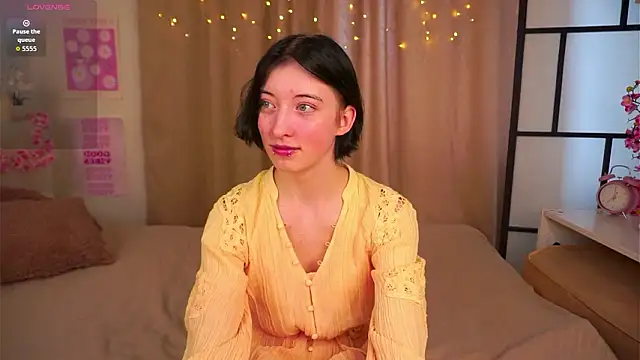 Snapshot of JuanaFriesz chatting on 03.08.26 JuanaFriesz online show from 03.08.26