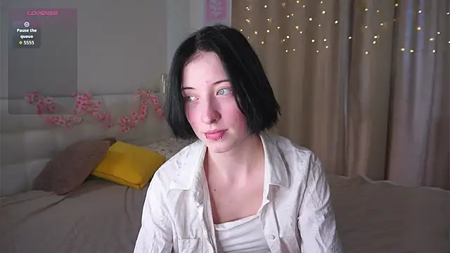 Snapshot of JuanaFriesz chatting on 03.27.26 JuanaFriesz online show from 03.27.26