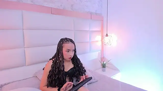 Snapshot of Lucia_jane chatting on 02.07.26 Lucia jane online show from 02.07.26