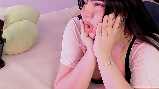 Camila Matinez  online show from 09.15.25