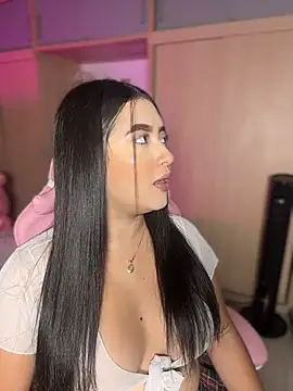 Emiily Moore1 online show from 04.27.26