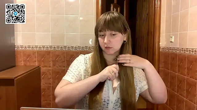 MaroonMoon  online show from 11.17.25