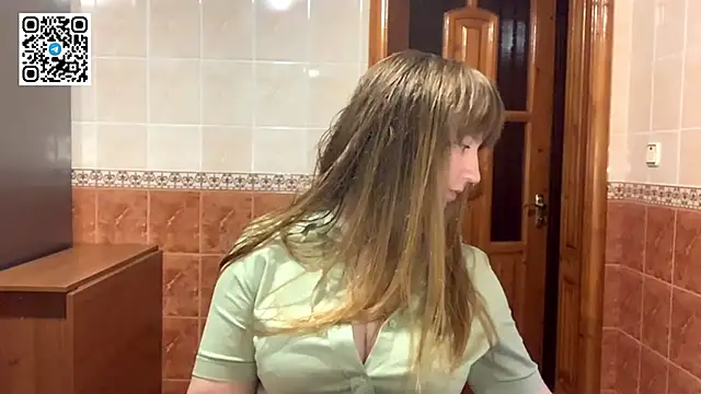 MaroonMoon  online show from 11.18.25