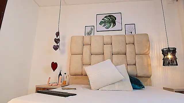 elizawiliamst online show from 09.22.25