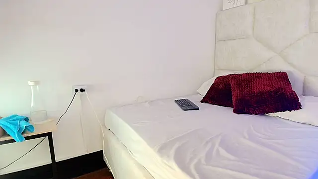 elizawiliamst online show from 04.22.26