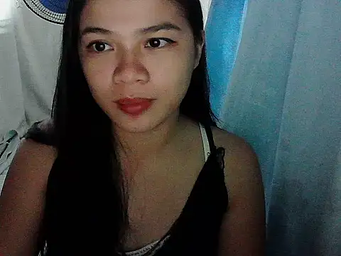 Snapshot of Zachariah_05 chatting on 11.18.25 Zachariah 05 online show from 11.18.25