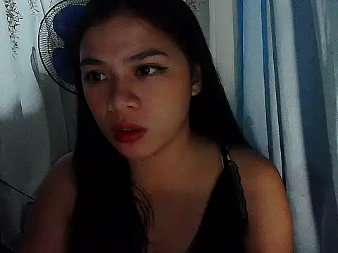 Snapshot of Zachariah_05 chatting on 11.20.25 Zachariah 05 online show from 11.20.25