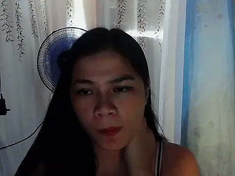 Snapshot of Zachariah_05 chatting on 11.21.25 Zachariah 05 online show from 11.21.25